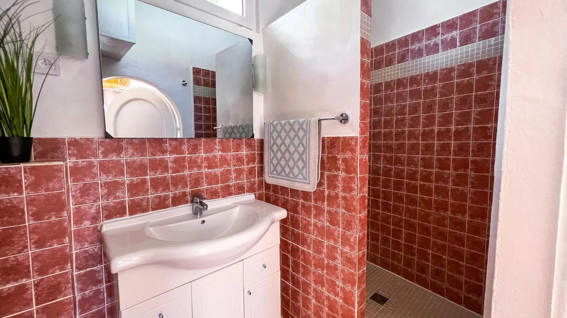 Prázdninový dům Reve D'Azur, Mazet En Bord De Mer, Parking, Piscine Partagee, Terrasse Bbq & Draps Inclus La Nartelle, 1 Salon, 1 Chambre, 1 Cuisine , 1 Sdb Sainte-Maxime Francie
