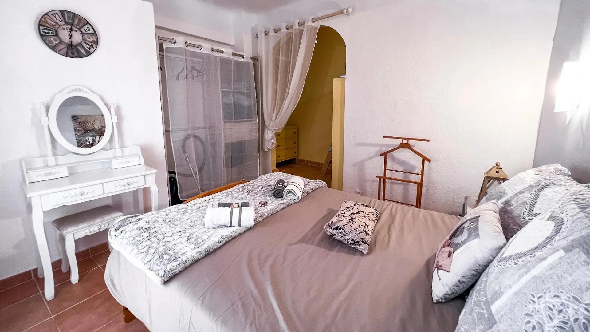 Reve D'Azur, Mazet En Bord De Mer, Parking, Piscine Partagee, Terrasse Bbq & Draps Inclus La Nartelle, 1 Salon, 1 Chambre, 1 Cuisine , 1 Sdb Sainte-Maxime