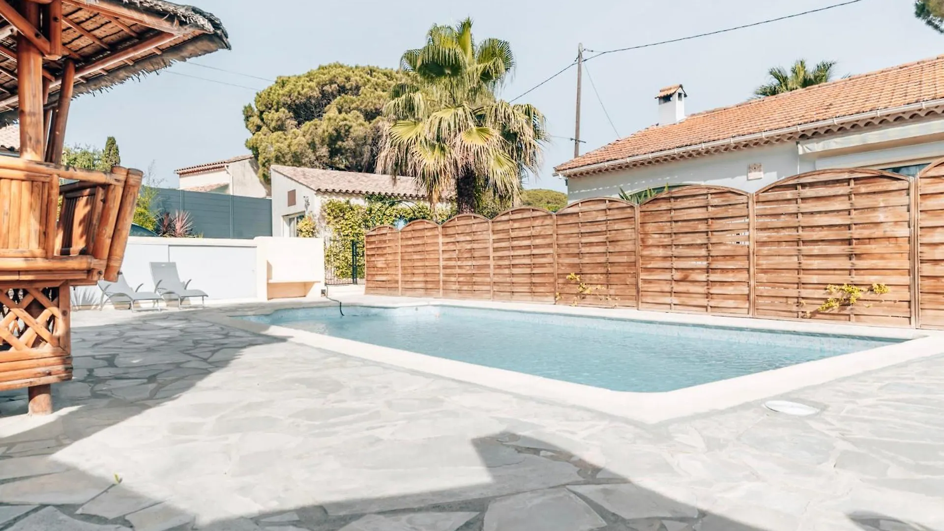 Prázdninový dům Reve D'Azur, Mazet En Bord De Mer, Parking, Piscine Partagee, Terrasse Bbq & Draps Inclus La Nartelle, 1 Salon, 1 Chambre, 1 Cuisine , 1 Sdb Sainte-Maxime