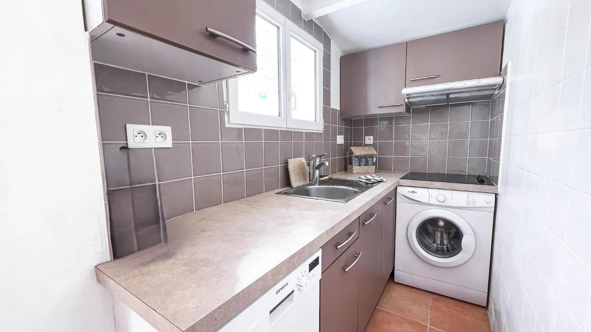 Reve D'Azur, Mazet En Bord De Mer, Parking, Piscine Partagee, Terrasse Bbq & Draps Inclus La Nartelle, 1 Salon, 1 Chambre, 1 Cuisine , 1 Sdb Sainte-Maxime Prázdninový dům