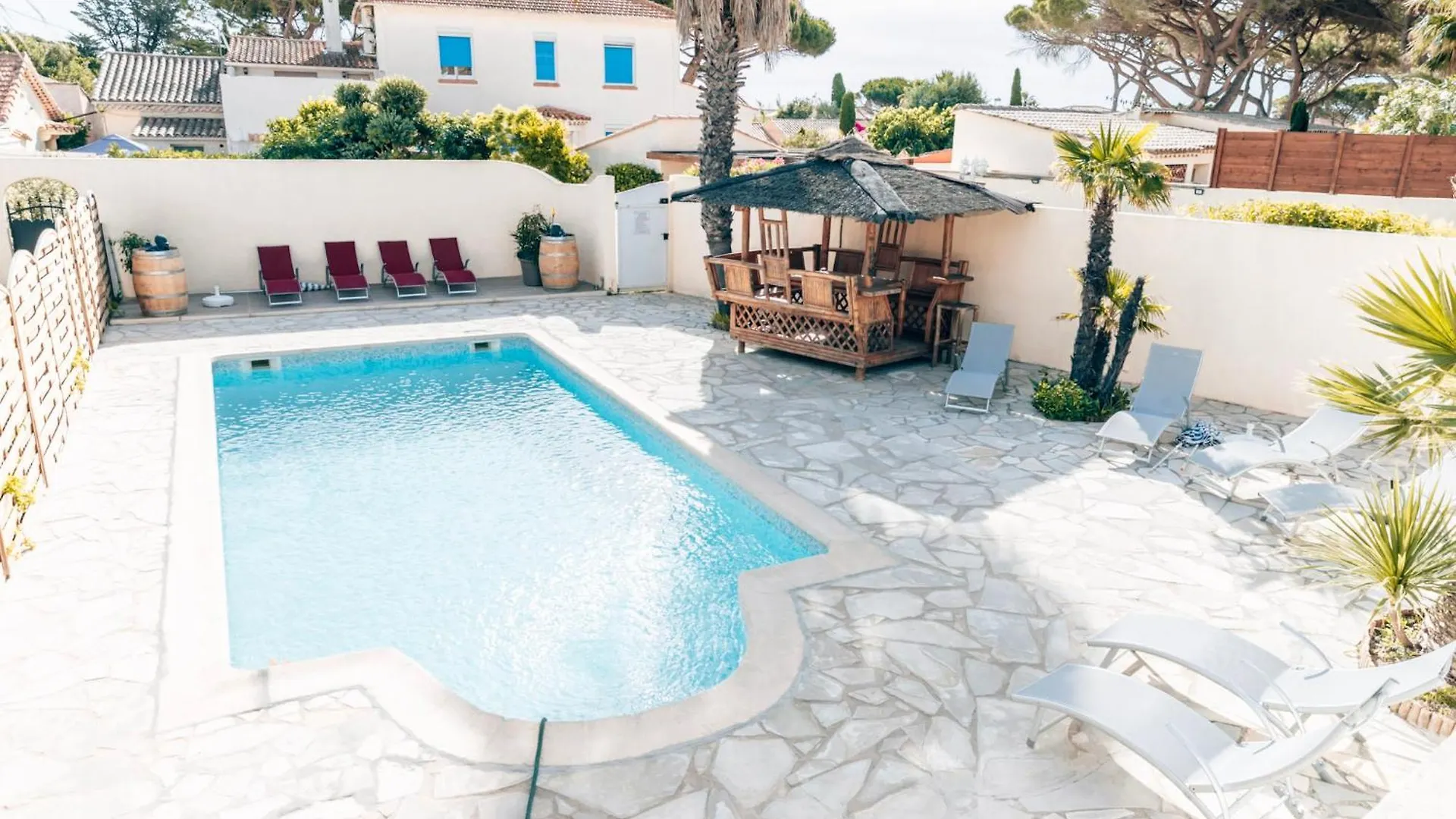 Holiday home Reve D'Azur, Mazet En Bord De Mer, Parking, Piscine Partagee, Terrasse Bbq & Draps Inclus La Nartelle, 1 Salon, 1 Chambre, 1 Cuisine , 1 Sdb Sainte-Maxime
