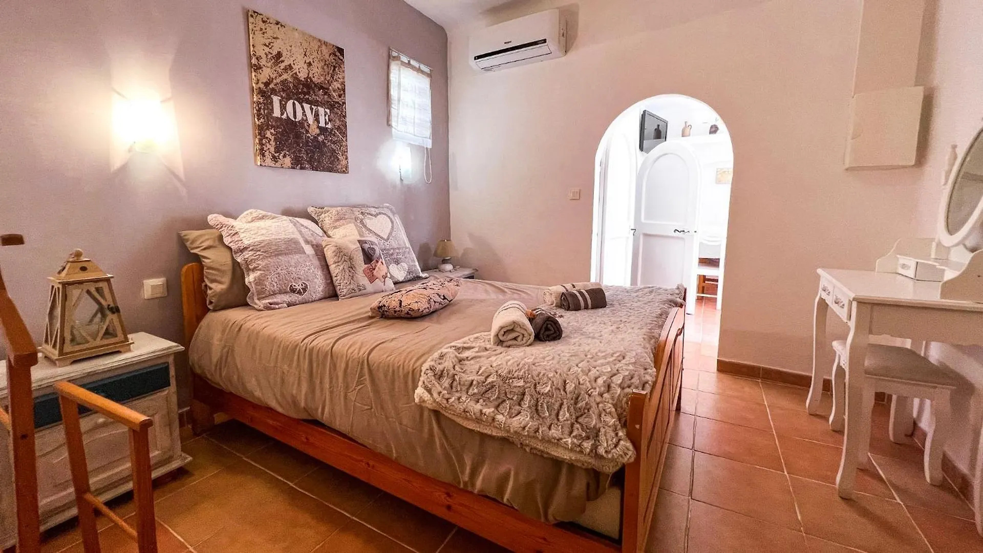 Reve D'Azur, Mazet En Bord De Mer, Parking, Piscine Partagee, Terrasse Bbq & Draps Inclus La Nartelle, 1 Salon, 1 Chambre, 1 Cuisine , 1 Sdb Sainte-Maxime 0*,  France
