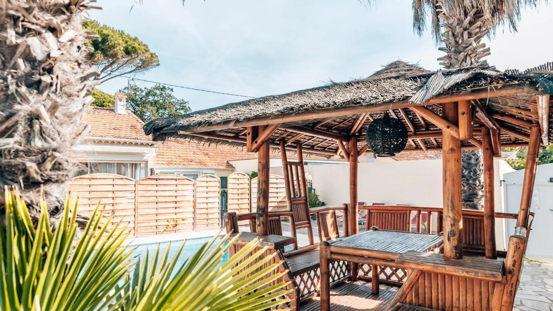 Reve D'Azur, Mazet En Bord De Mer, Parking, Piscine Partagee, Terrasse Bbq & Draps Inclus La Nartelle, 1 Salon, 1 Chambre, 1 Cuisine , 1 Sdb Sainte-Maxime Holiday home