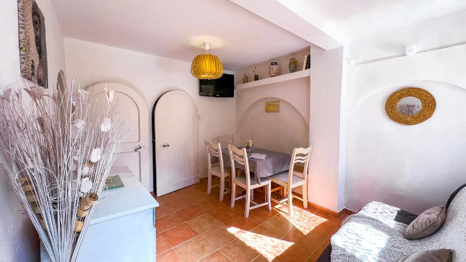 Reve D'Azur, Mazet En Bord De Mer, Parking, Piscine Partagee, Terrasse Bbq & Draps Inclus La Nartelle, 1 Salon, 1 Chambre, 1 Cuisine , 1 Sdb Sainte-Maxime