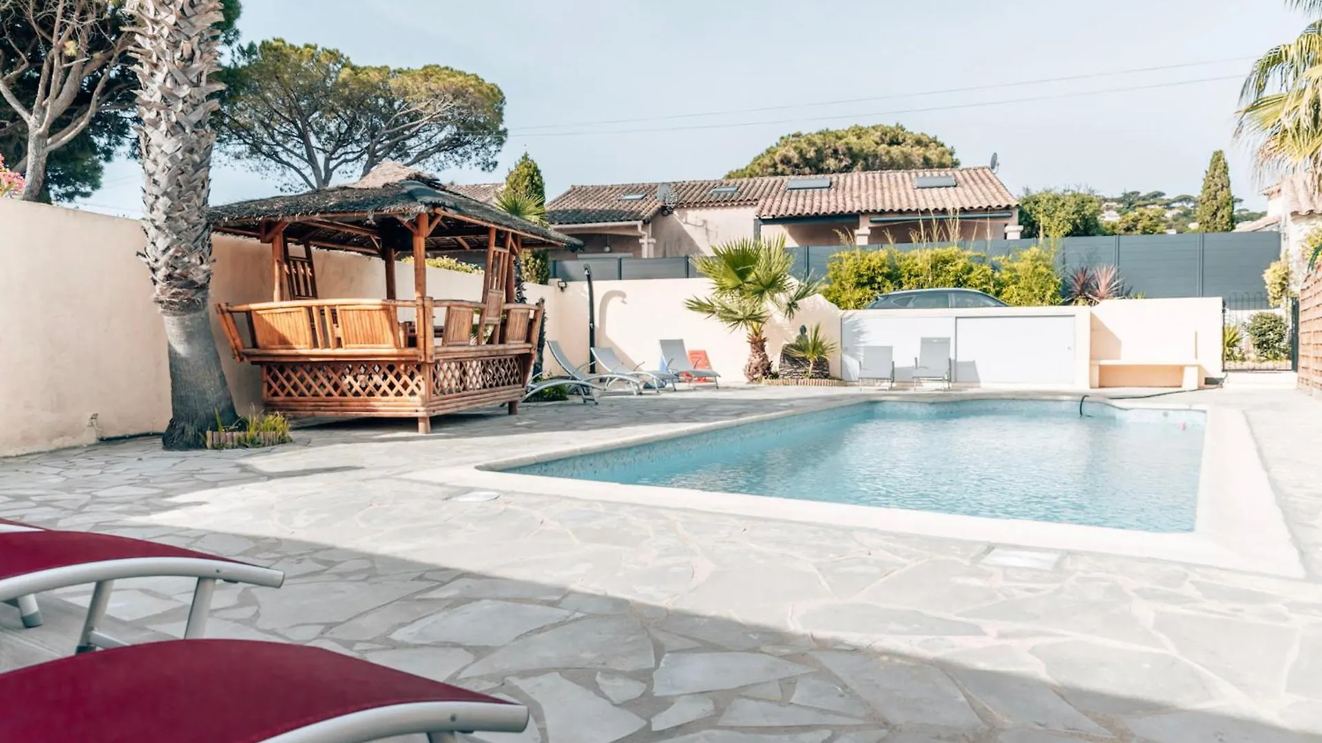 Holiday home Reve D'Azur, Mazet En Bord De Mer, Parking, Piscine Partagee, Terrasse Bbq & Draps Inclus La Nartelle, 1 Salon, 1 Chambre, 1 Cuisine , 1 Sdb Sainte-Maxime