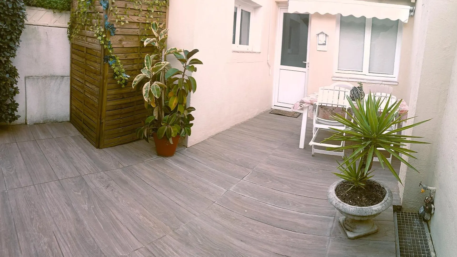 Reve D'Azur, Mazet En Bord De Mer, Parking, Piscine Partagee, Terrasse Bbq & Draps Inclus La Nartelle, 1 Salon, 1 Chambre, 1 Cuisine , 1 Sdb Sainte-Maxime